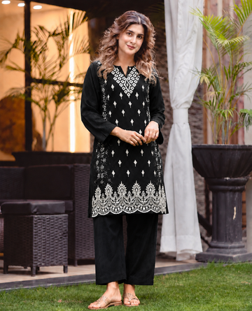 2 Pc Stitched Lawn Suit - PRET - D-06-BLK